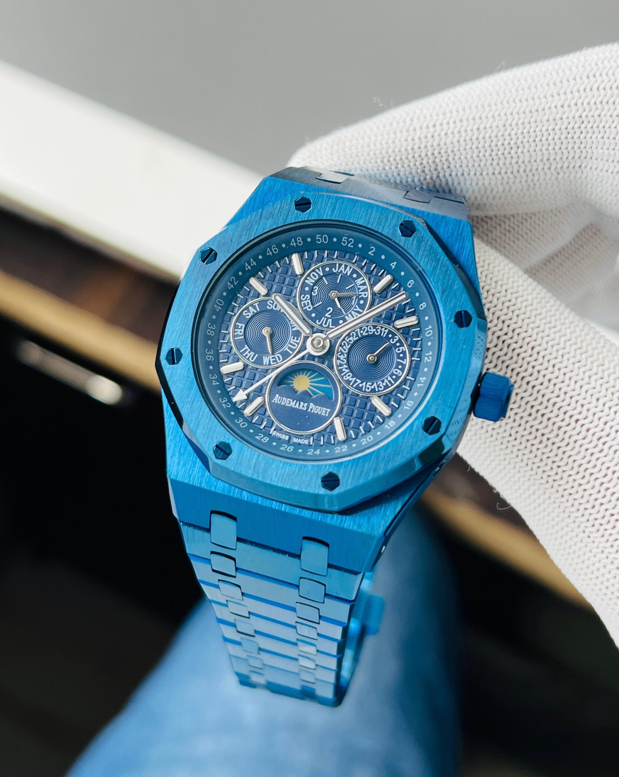 Audemars Piguet Royal Oak Jumbo - Image 3