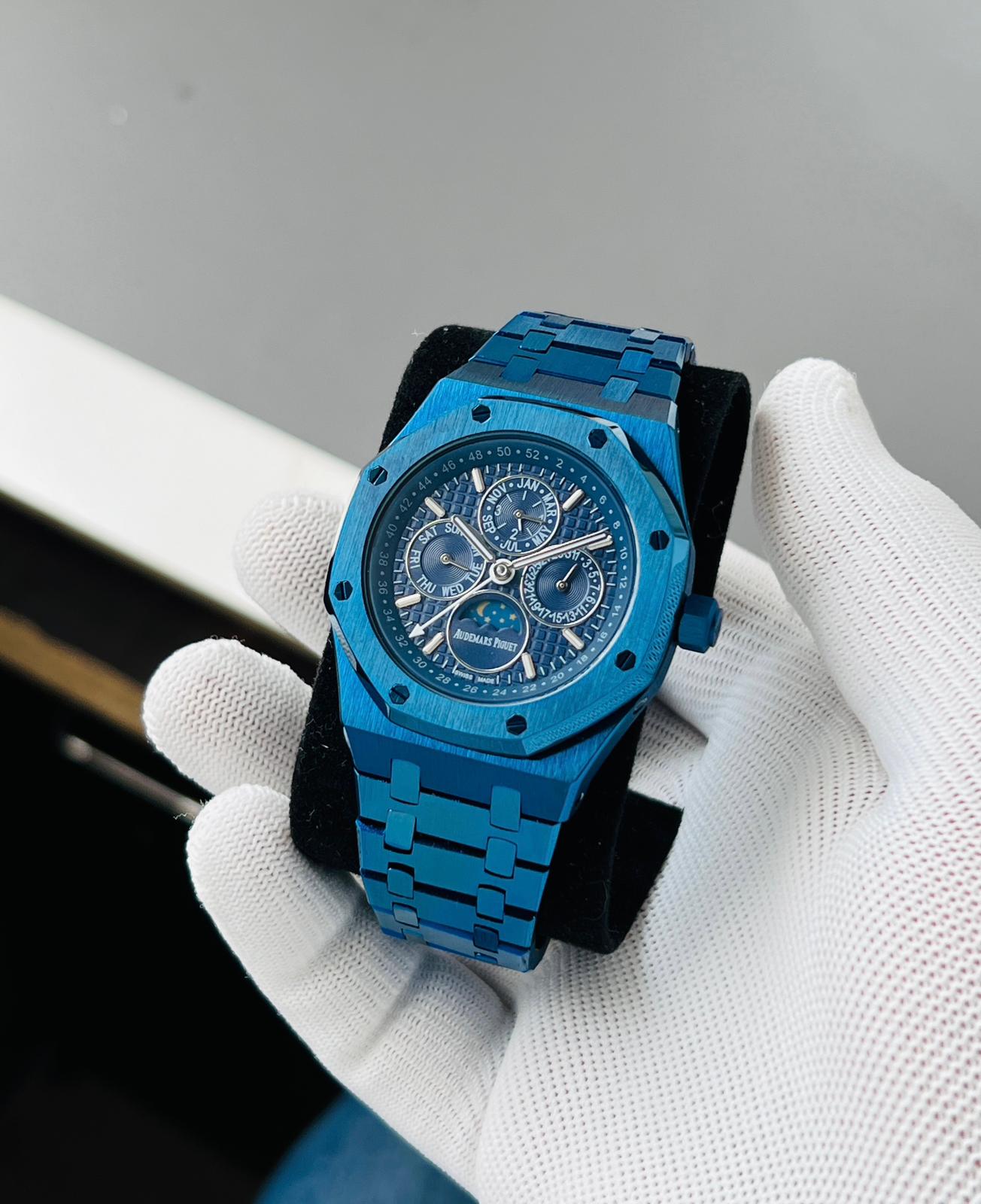 Audemars Piguet Royal Oak Jumbo - Image 2